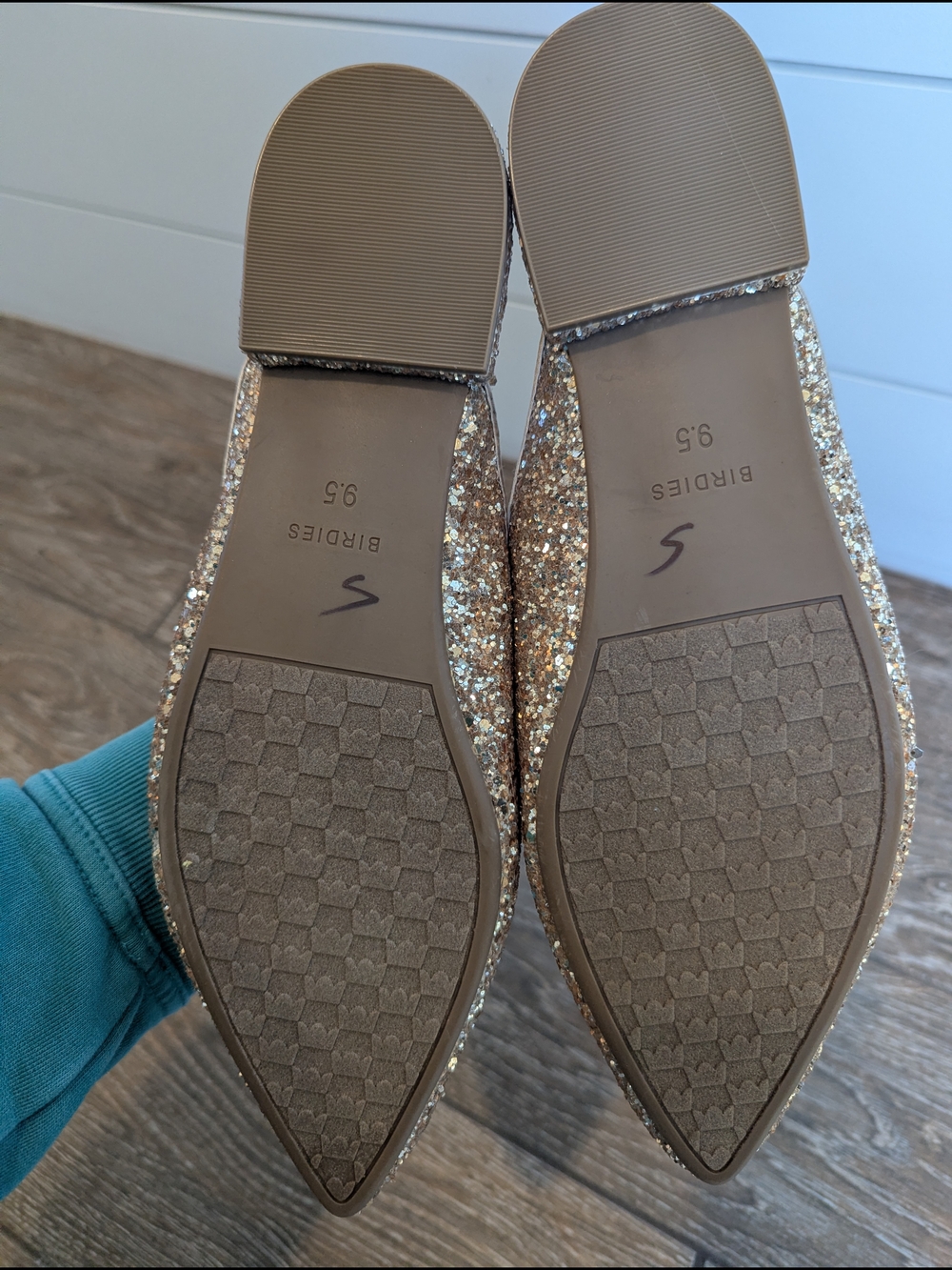 Birdies The Swan Jeweled Gold Sparkle Mule Slides NWOB Size 9.5 Glitter - Picture 11 of 12